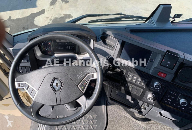 جرار Renault T HIGH 520