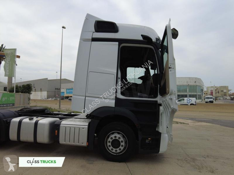Tahač Mercedes 5 1845 BigSpace, Max tanks