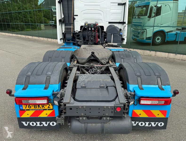 Tahač Volvo 500 6X2 XL 2x TANKS (950 LITERS)...