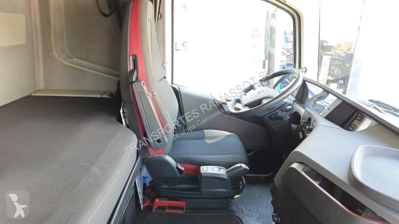 Traktor Volvo 500 Globetrotter