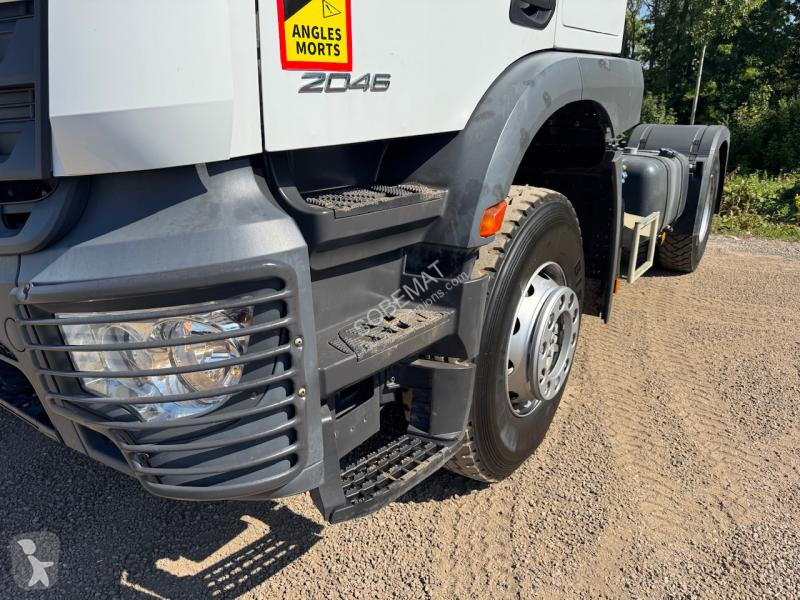 Tracteur Mercedes 2046