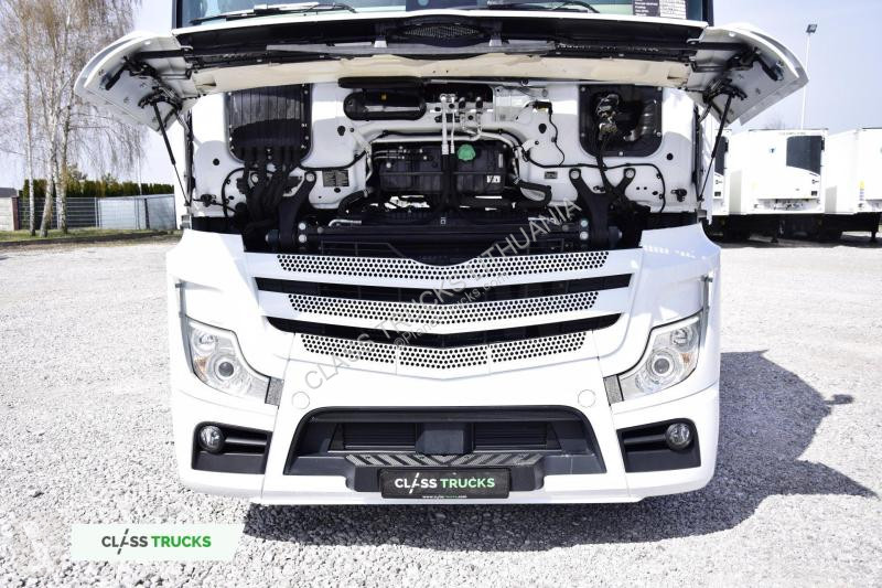 Traktor Mercedes 5 1845 BigSpace