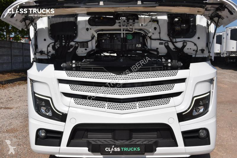 Traktor Mercedes 5 1845 BigSpace