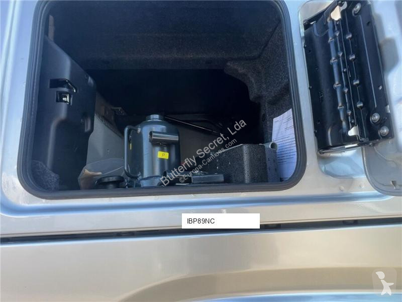 جرار Iveco S-WAY 500