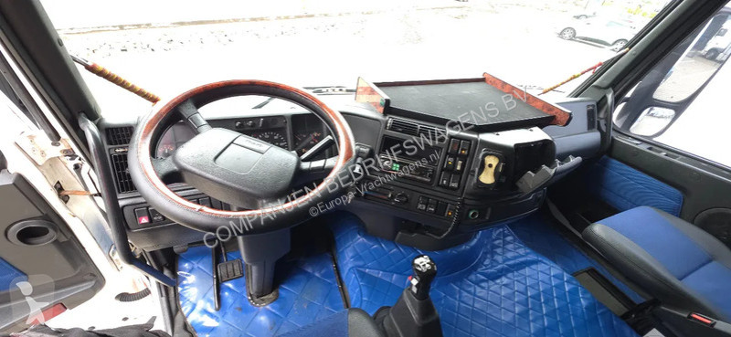 جرار Volvo FH 16 Very beautiful Volvo 520, lots...