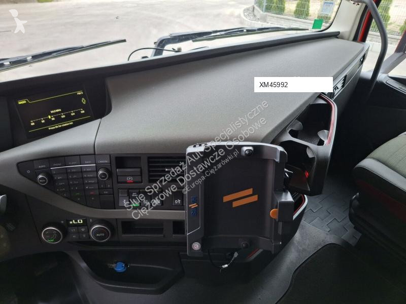 Влекач Volvo FH 420 ADR