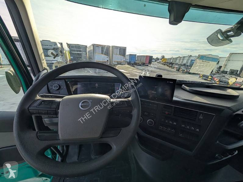 جرار Volvo