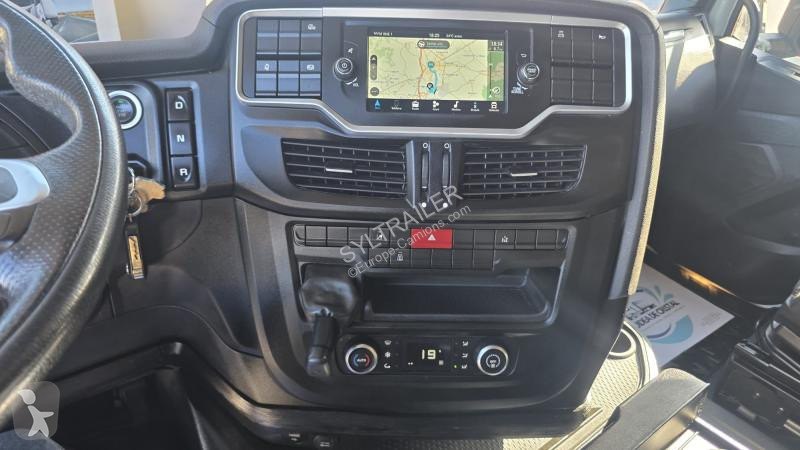 جرار Iveco 490
