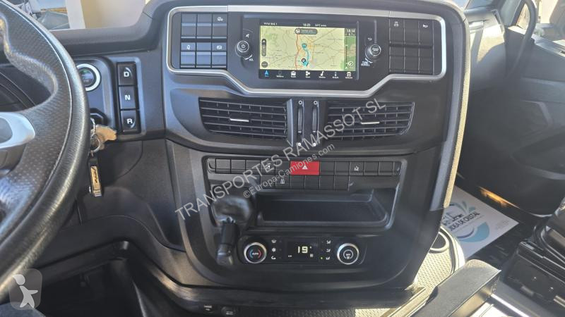 جرار Iveco 490