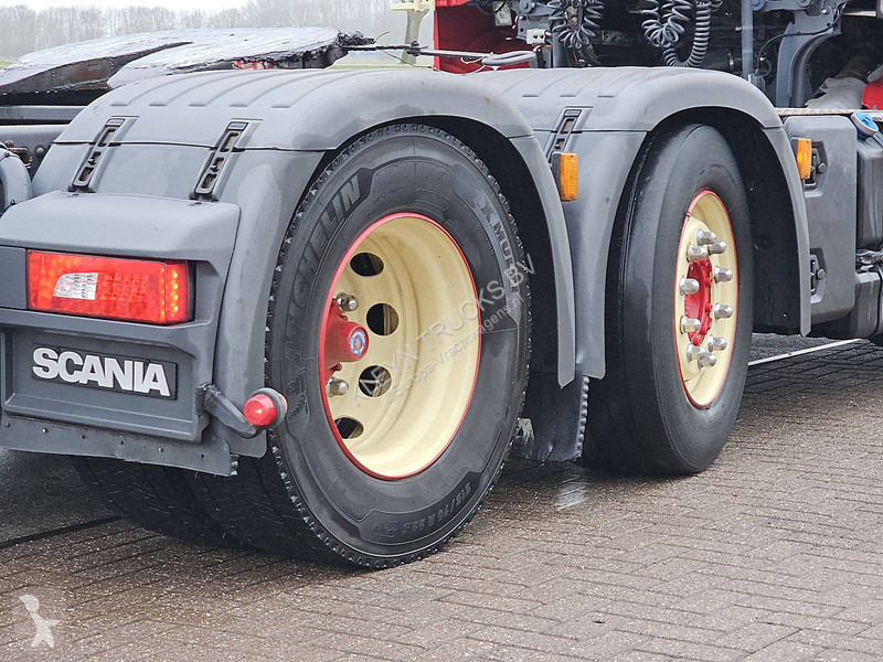جرار Scania 6X2/4 RET. MANUAL