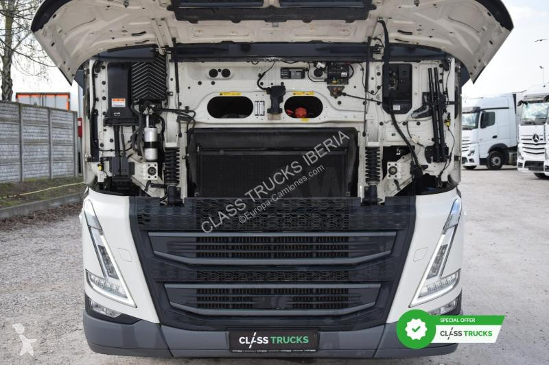 Тягач Volvo 500 Globetrotter XL Varios