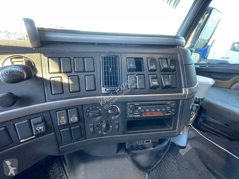 جرار Volvo 12460 Tractor 6x2 Manuel Gearbox...