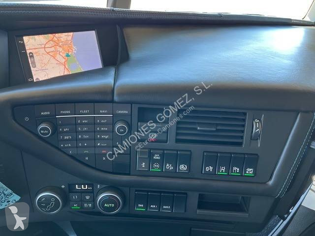 جرار Volvo