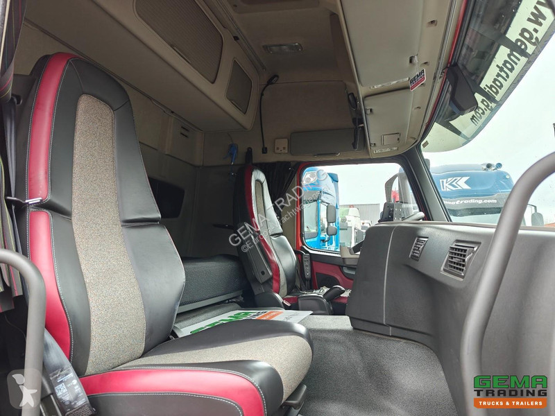 جرار Volvo 4x2 Globetrotter Euro6B - Stainless...