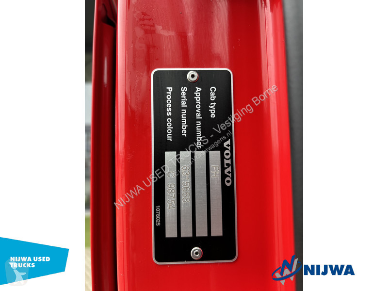 جرار Volvo 460 6x2/4 I-Save + I-Park