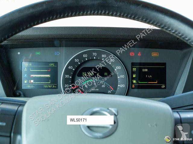 Влекач Volvo PK 40002 EH