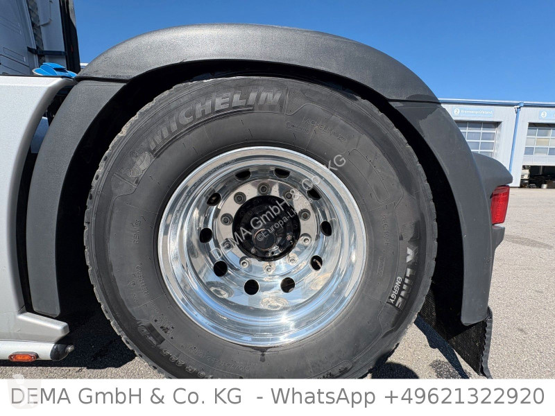 جرار Scania...