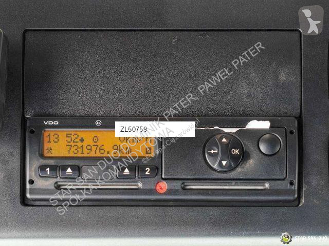Влекач Mercedes MERCEDES BENZ 3251 8x4 Fassi F...