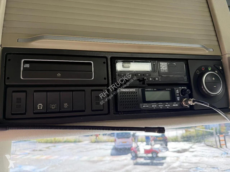 جرار Volvo 8X4 - 666274 KM