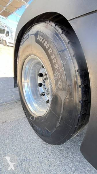 جرار Volvo