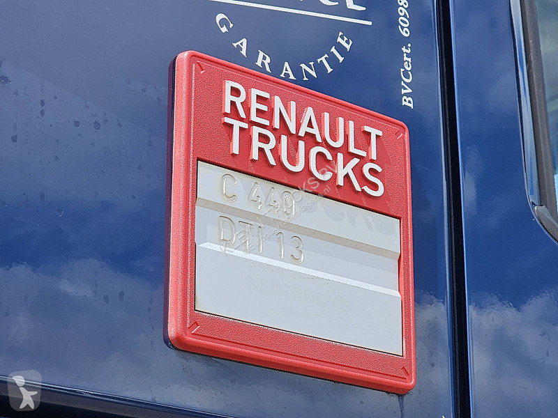 جرار Renault C 440