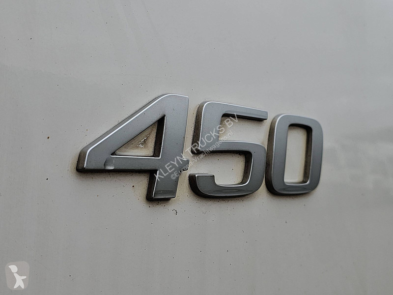 جرار Volvo 450