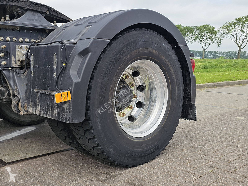 جرار Renault C 440