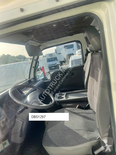 جرار Nissan CABSTAR 35.13 PARA HIELO