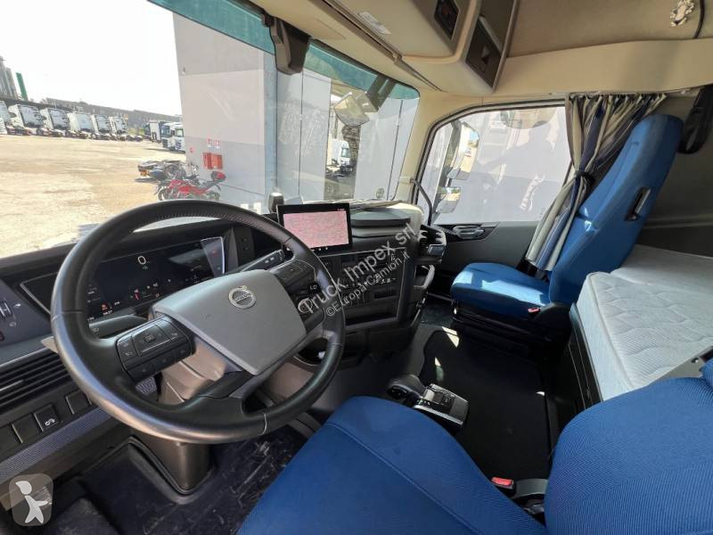 جرار Volvo