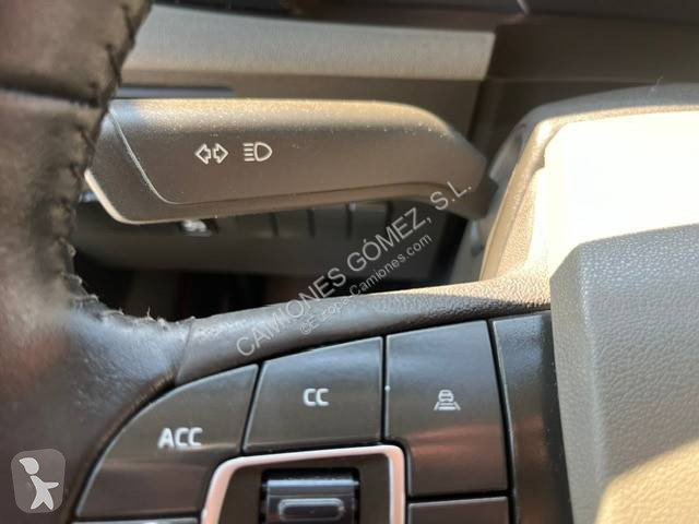 جرار Volvo