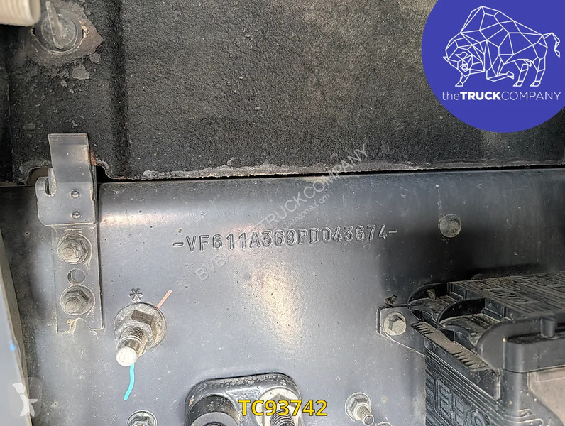جرار Renault T 480