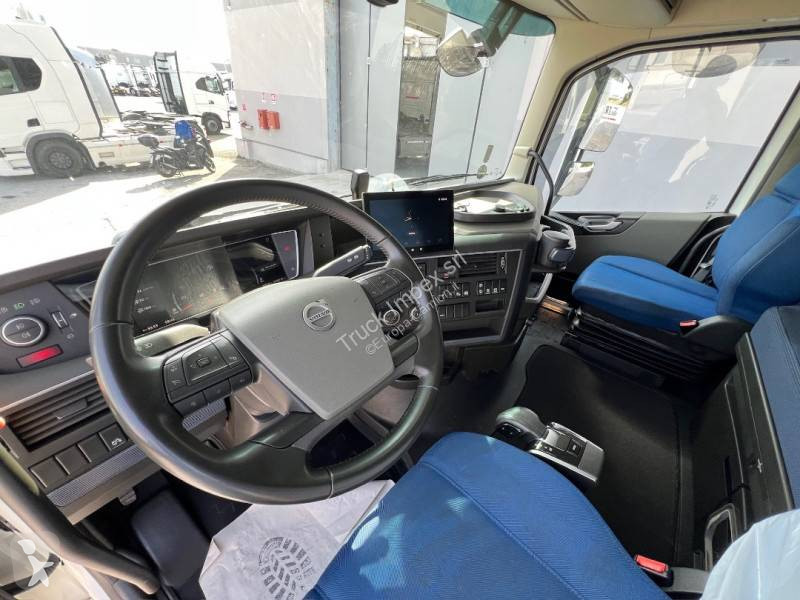 جرار Volvo