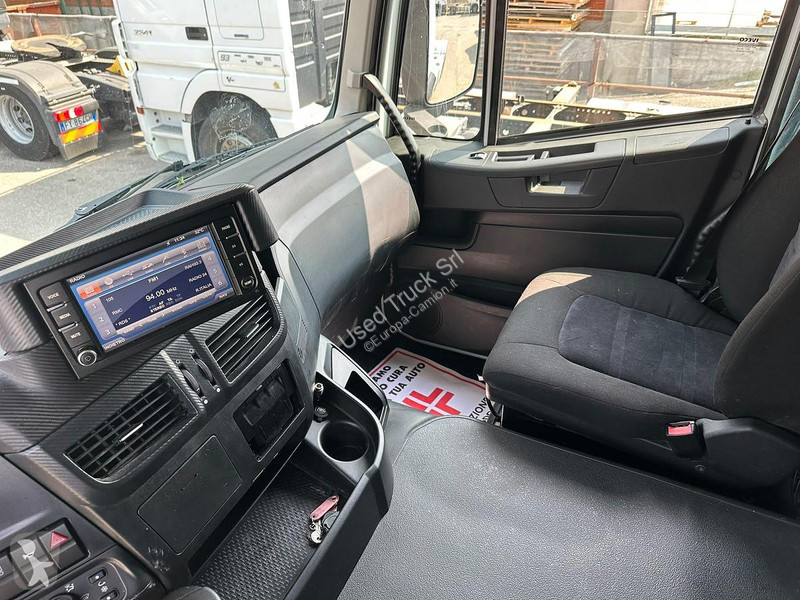 Iveco 460 tractor unit