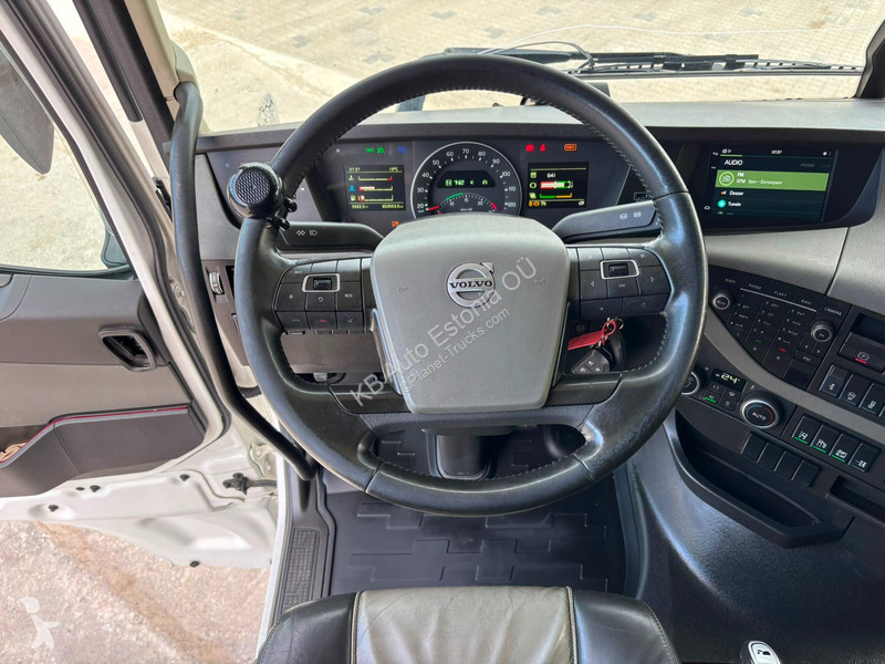 جرار Volvo 6x2 GLOBE XL / DOUBLE BOGIE