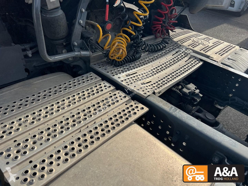جرار Mercedes ACTROS 1845