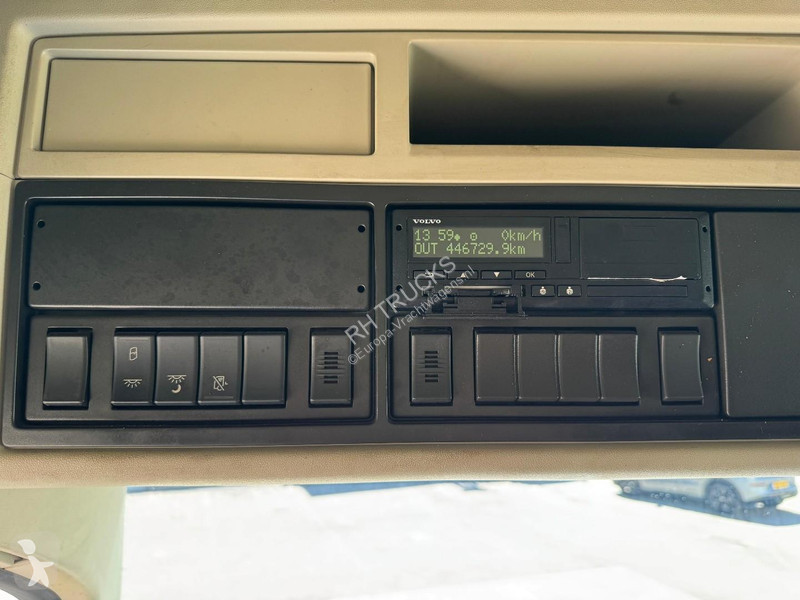 جرار Volvo 380 4X2 EURO 6