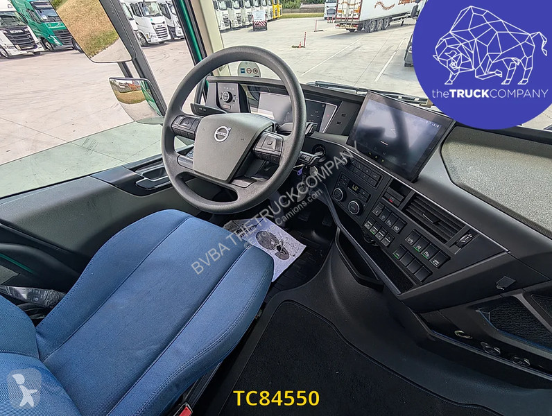 جرار Volvo 500