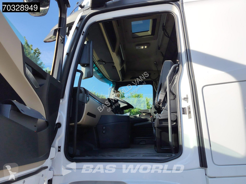 Traktor Mercedes L 2548 4X2 RHD Roofdamage!...