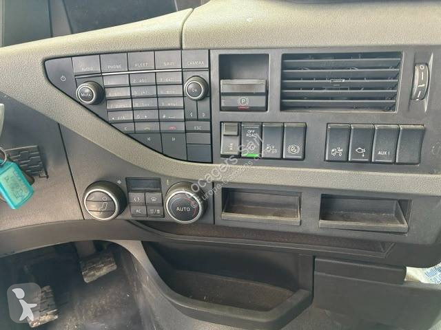 جرار Volvo