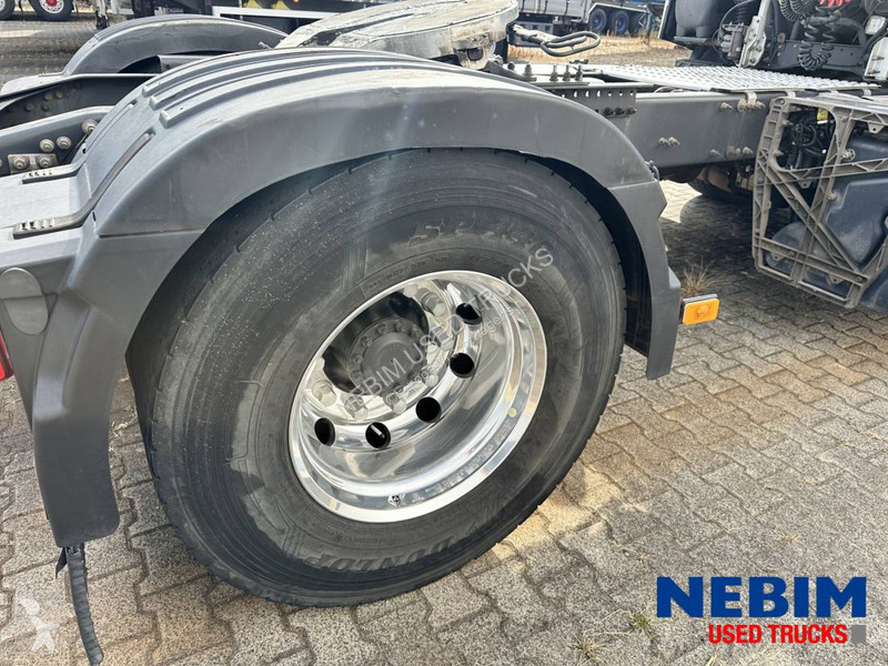 جرار Volvo 420 4x2 - 796.861km - Work remote