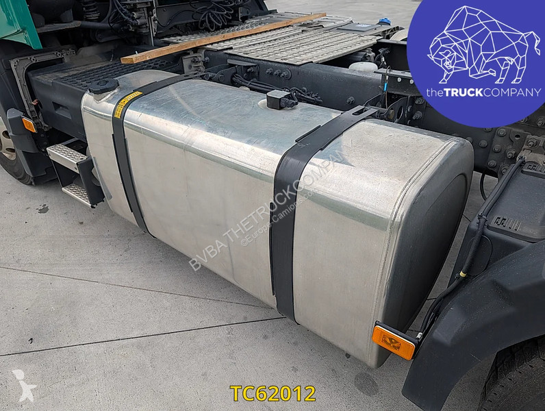 جرار Volvo 500