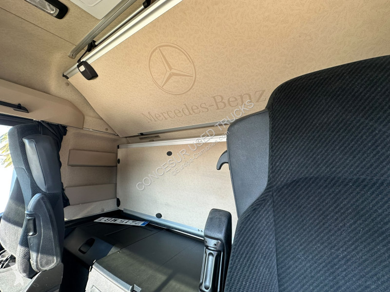 جرار Mercedes  1851 LS
