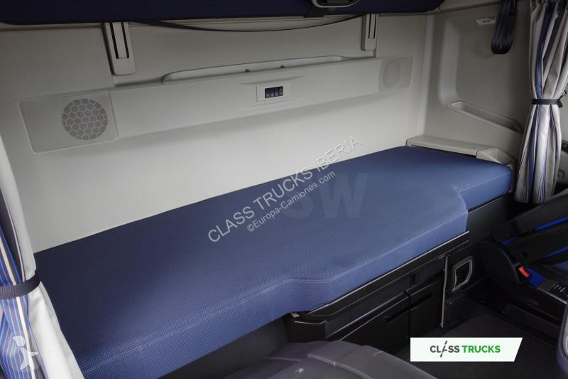 جرار Volvo 500 Globetrotter XL