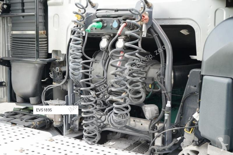 Влекач Volvo FH 500