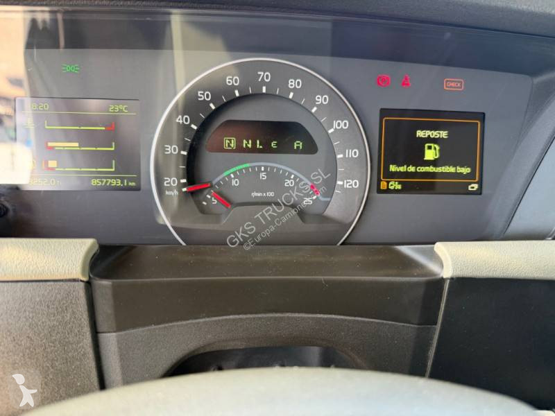 جرار Volvo