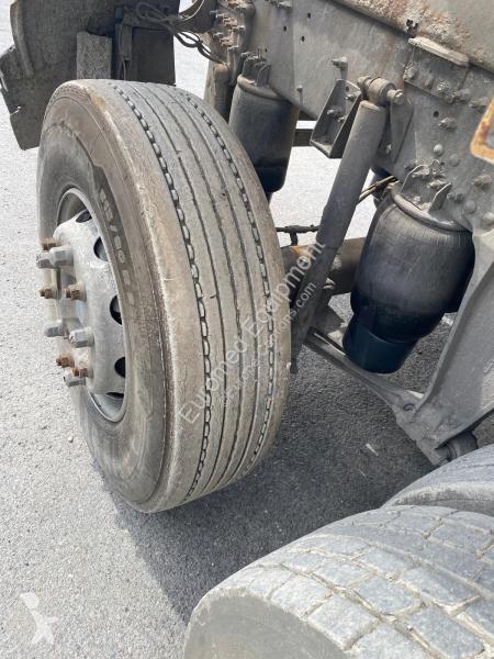جرار Volvo 420