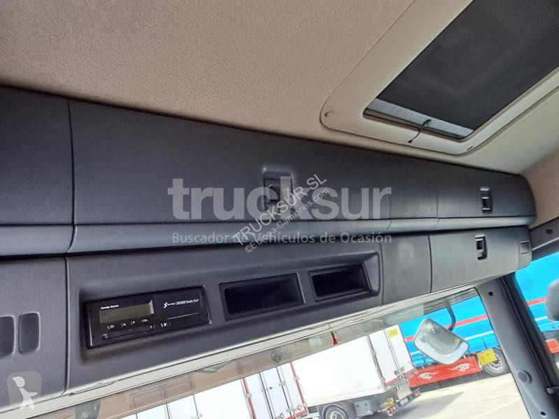 جرار Scania 400