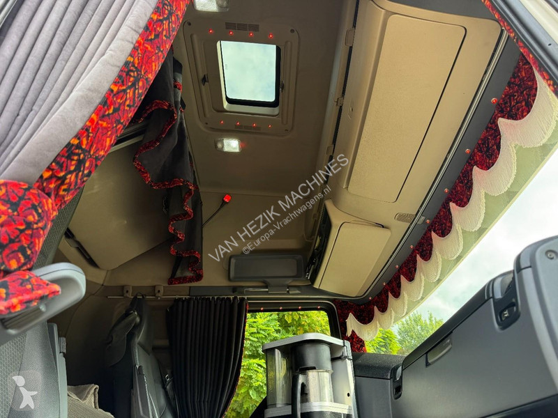 Cap tractor Scania 580 6x2 full air  retarder...