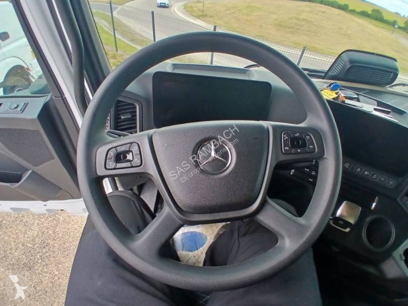 جرار Mercedes