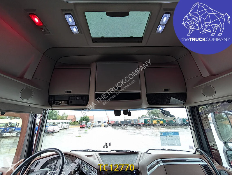 Tracteur DAF 530